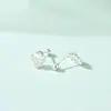 Pendientes de Botón S999 de Plata, Flor Simple Hueca, Moda Versátil para Mujer, Diseño de Nicho, Amigables con el Oído, Rosca, Elegantes
