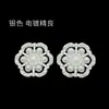Botones Flor de Metal Dorado Calado Perla Diamante Versátiles Para Ropa Exterior Suéter Chaqueta Traje de Lana Botones de Piel