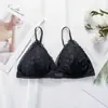 Conjunto de Sujetador y Bragas Sexy Estilo Francés Triángulo Pequeño Bordado de Margarita Encaje Tres Filas Dos Broches