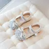 Zapatos de Cuero con Cristales para Niñas con Estilo 2026 Primavera/Otoño Nuevos Zapatos de Princesa Moda Infantil Suela Suave Brillo Suave Lazo Zapatos de Una Sola Pieza