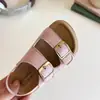 Sandalias casuales de colores de caramelo, estilo nuevo de verano para niñas pequeñas, suela suave, moda para bebé, doble velcro, zapatos tipo Birkenstock, modernos