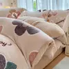 Juego de Ropa de Cama Gruesa de Invierno con Copos de Nieve de Leche de Felpa Cuatro Piezas Juego de Tres Piezas de Sábana de Felpa de Doble Cara, Franela, Felpa de Coral, Funda de Edredón