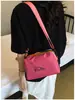 Versión coreana 2026 nueva bolsa para mujer con decoración de dopamina, bolso cruzado de moda, mochila portátil para deportes al aire libre y senderismo