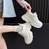 Zapatos de papá para mujer 2026 otoño nuevo versátiles casuales suela gruesa de espuma zapatos blancos transpirables zapatos deportivos en stock