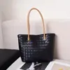 Bolso Tote de Piel de Vaca Tejido 2024 Nuevo Diseño de Nicho Moderno Gran Capacidad para Mujer Bolso de Hombro de Cuero Genuino para Viajes