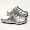 Mules cerrados de suela gruesa únicos para mujer, calzado de verano para exteriores, nuevos zapatos casuales blancos tipo Birkenstock vintage 2026