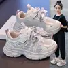 Tenis de malla para niña, nueva colección primavera/otoño 2026, calzado infantil moderno y versátil, zapatos casuales de suela suave con adornos de diamantes de imitación, tenis estilo chunky