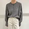 2026 Cardigan de tricô de botões de lã pura de gola redonda de alta qualidade para mulheres, outono e inverno, com um delicado padrão floral, elegante casaco suéter