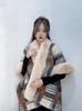Otoño e invierno 2023 nuevo abrigo de lana de longitud media con cuello de piel de conejo grande a cuadros grandes de moda capa chal ropa exterior