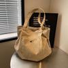 Bolsa Tote de Veludo Casual de Grande Capacidade para Mulheres 2026 Nova Versátil Retrô Bolsa de Ombro Fashionável para Roupas de Trabalho e Aula