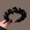 Faixa de Cabelo Preta de Luxo para Mulheres 2026 Novo Estilo Faixa de Cabelo Plissada com Coroa Alta Presilha Ondulada de Princesa Parisiense
