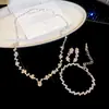 Pendientes de Botón Geométricos con Pedrería Súper Brillantes Anillo Pulsera Collar Cadena para Clavícula de Lujo Ligero Set de Joyería Exquisito y Súper Hermoso