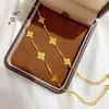 Pulseira Puzo Gold Store mesmo estilo flor de quatro folhas gelo picado banhada a ouro para mulheres, joia de design nicho requintada, presente para namorada