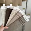 Meias femininas de cano médio, coleção de outono, em uma linda cor marrom castanha, com design de babados, adequadas para sandálias Birkenstock estilo japonês, meias longas e sapatos Mary Jane, feitas de algodão