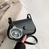 Bolso pequeño retro para mujer 2023 Invierno nueva moda casual textura bandolera bolso mensajero color liso bolso cuadrado pequeño