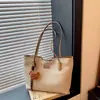 Bolsa Tote de Viagem de Luxo Transfronteiriça para Mulheres, Nova Bolsa de Ombro Simples Primavera e Verão 2026, Bolsa de Mão de Grande Capacidade