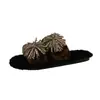 Pantuflas de algodón de moda con estampado de leopardo para otoño e invierno, pantuflas peludas de felpa para mujer con pedrería para usar en exteriores
