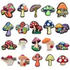 Accesorios de Zuecos de Hongo Coloridos de Dibujos Animados Hebillas de Zapato de Gama Alta Flor de Zapato Decorativa de Pegamento Suave Desmontable DIY Venta al por mayor