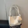 Bolsa de mão retrô de alta qualidade e grande capacidade para mulheres, novo design casual e minimalista de 2026, adequada para o dia a dia, bolsa de ombro e bolsa tote