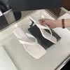 Chanclas de tacón de aguja de estilo francés de alta gama, para mujer, para uso exterior en verano, nuevas sandalias de vacaciones 2026
