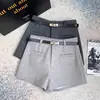 Shorts de Lã Feminino 2026 Novo Outono e Inverno Cintura Alta Fashionable de Lã Mais Vendido Casual Linha A Wide-Leg Boot Shorts