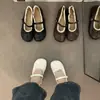 Primeiro encontro sapatos de salto baixo retrô de renda com saia sapatos femininos 2026 Outono sola macia sapatilhas de balé sapatos de joelho de porco