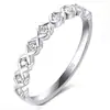 Anel de Moissanita Feminino Prata de Lei S925 Fileira de Diamantes Atmosfera Casual Mais Fácil de Combinar Anel Feminino