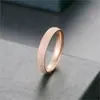 Anillo de Acero de Titanio Esmerilado Estrellado de Lujo Ligero de Gama Alta para Mujer, Diseño de Moda, Anillo Liso de Pareja de Nicho de Tendencia