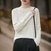 Suéter de malha fina em lã fina, estilo casual e suave, outono e inverno, cor sólida, trançado vazado, gola redonda, suéter de malha versátil e moderno feminino