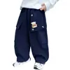 Calça de Moletom Infantil para Meninos Primavera e Outono Ursinho de Desenho 2026 Novo Estilo de Outono Calças Longas Casuais da Moda para Meninos Estilosos