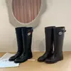 Otoño/Invierno 2026 Nuevas Botas Altas Clásicas de Tacón Grueso con Hebilla Metálica Punta Redonda Caña Alta para Mujer