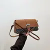 Bolso para la axila de diseño de nicho francés para mujer 2025 Nuevo moderno simple versátil bolso cuadrado pequeño bolso de hombro cruzado casual