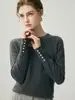 2026 Inverno Novo Cashmere Gola Redonda Tricô Manga Longa Botões nos Punhos Feminino Cor Sólida Camada Base Suéter