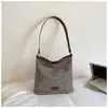 Bolso Tote Casual y Relajado de Gran Capacidad para Mujer 2026 Verano Nuevo Estilo Tejido de Paja Moda Casual Bolso de Hombro Cruzado