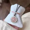 Nuevo Collar con Colgante Hueco Plateado Colorido Estilo Chino con un Estilo Étnico de Alta Gama, Cadena de Clavícula de Moda para Mujer