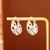 Brincos de Argola Xadrez Amazon Europeus e Americanos Transfronteiriços, Brincos Vazados Exquisitos de Moda de Alto Padrão, Presilhas de Orelha em Forma de U Estilo Ins