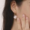 Elegante anillo de lujo ligero con forma de U y pendientes de circonita hueca, colección de joyas francesas de acero inoxidable de alta calidad chapados en oro.