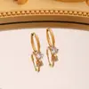 Diseño de moda de alta venta transfronteriza Collar con colgante de diamante de 6 garras de oro Juego de pendientes para mujer Nicho Lujo Ligero Sin decoloración
