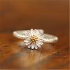 Anillo abierto de moda de dos colores chapado en oro con forma de flor de margarita, pequeño, fresco, versión coreana, anillo de flor de cerezo para mujer, anillo, anillo al por mayor