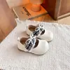 Zapatos de Princesa para Niñas 2026 Primavera y Otoño Plateados Elegantes Zapatos Pequeños de Cuero para Niños Zapatos Mocasines de Suela Suave Zapatos Individuales Antideslizantes Zapatos de Espectáculo