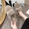 Pantuflas planas, modernas y mullidas para mujer, estilo falda de perlas, diseño nuevo elegante y con estilo, adecuadas para usar al aire libre, perfectas para otoño e invierno, con diseño de punta cerrada