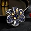 Nuevo Estilo Europeo Industria Pesada Micro-Pavimentado Zirconia Lujo Flor Estéreo Broche Lirio Azul Corsage Versátil Accesorios para Abrigos