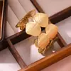 Pulsera de Acero Inoxidable Transfronteriza, Abierta Personalizada Chapada en Oro Estilo Francés Vintage, Elegante y de Gama Alta Pulsera de Acero de Titanio