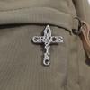 Broche Pin para Cuello Estilo Punk Creativo Inglés Europeo y Americano Amaze Grace Cruz Insignia de Letra Elegante
