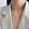Collar de línea geométrica diseño de nicho femenino sentido de diseño coreano simple colgante de cruz cadena de clavícula estilo ins todo partido temperamento