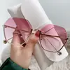 Chegada Nova 2022 Óculos de Sol Sem Aro Tendência Pequeno Livro Vermelho Emagrecimento Rosto Grande Elegante Moda Óculos de Sol 8821