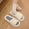 Pantuflas cómodas de felpa para mujer para uso en exteriores en otoño e invierno, nuevo modelo estilo coreano 2026 con suela antideslizante para uso en casa
