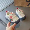 Zapatos de Otoño 2026 para Bebés y Niños Pequeños de Cuero Antideslizantes Zapatos Deportivos para Niños transpirables Zapatos de Interior para Niñas