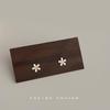 El Producto Real Es Muy Pequeño, Versión Mini, Estilo Fresco y Sencillo, Aretes de Flor Pequeña con Aguja Plateada Goteo de Aceite, Fábrica de Accesorios para Orejas Sencillos y Dulces