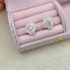 Brincos de Botão Florais com Diamantes Inteiros Agulha de Prata Colar Corte Diamante Rosa Simples Exquisito Moderno Versátil Brincos Leve Luxo Sensação de Alta Qualidade Orelha